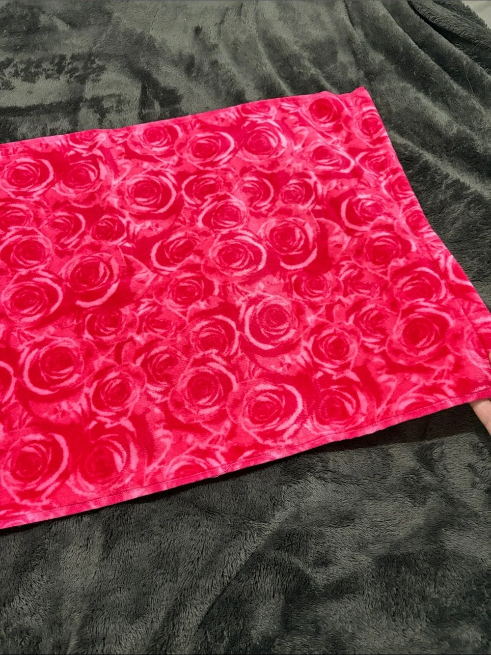 NWT Betsey Johnson pink rose hand towels & washcloth